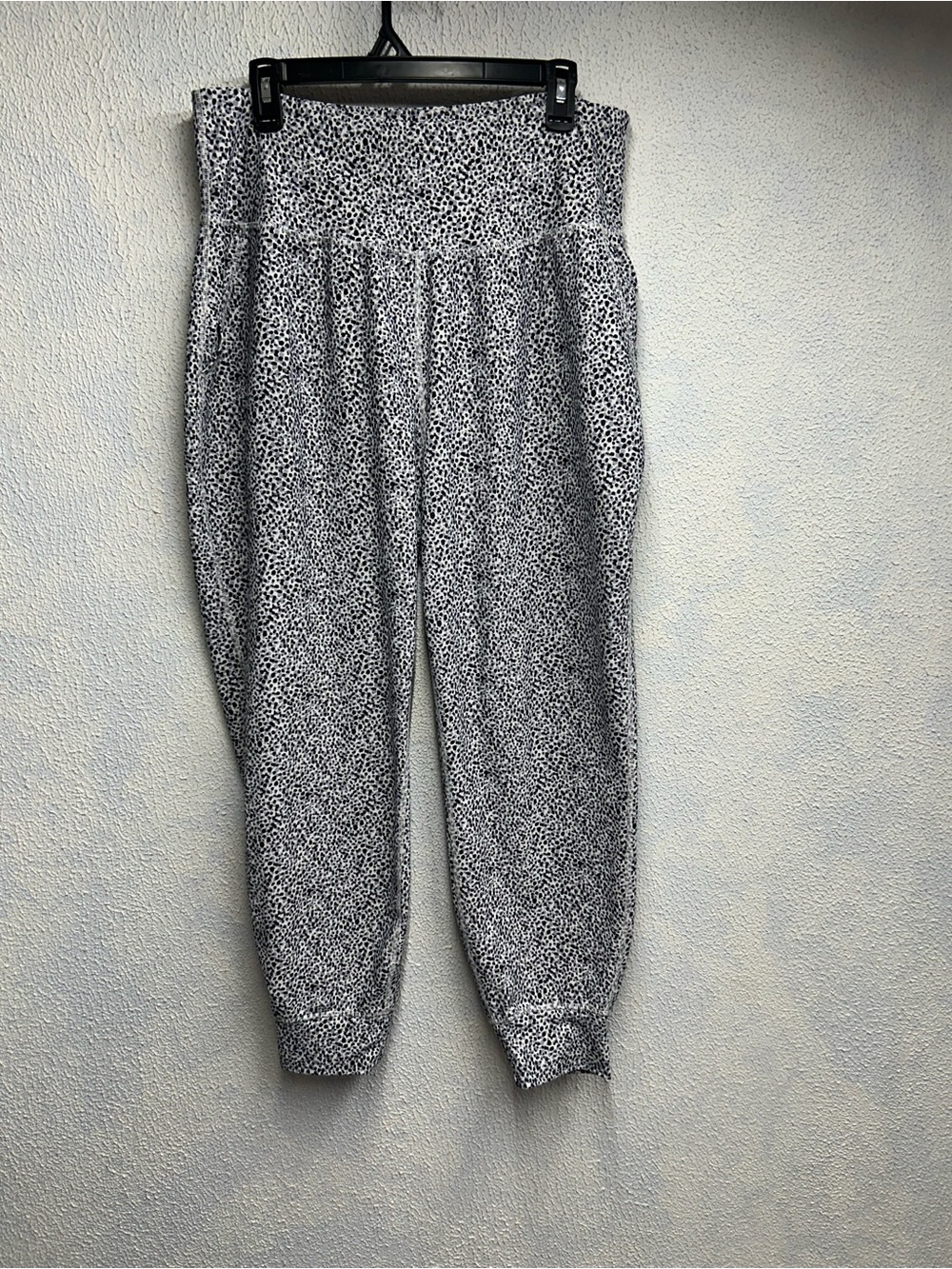 Old Navy Black & White Micro-Print High-Waist Joggers
